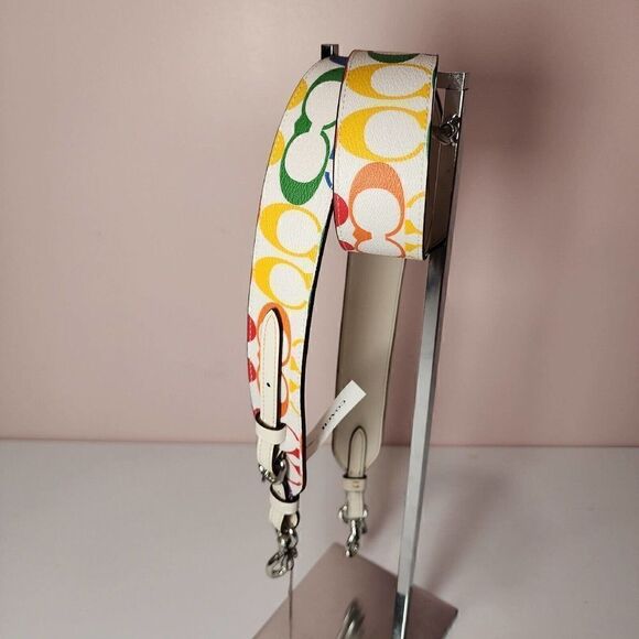 NWT Coach CJ952 Strap Rainbow Signature Canvas Pride Collection 2023 Chalk - Picture 2 of 2